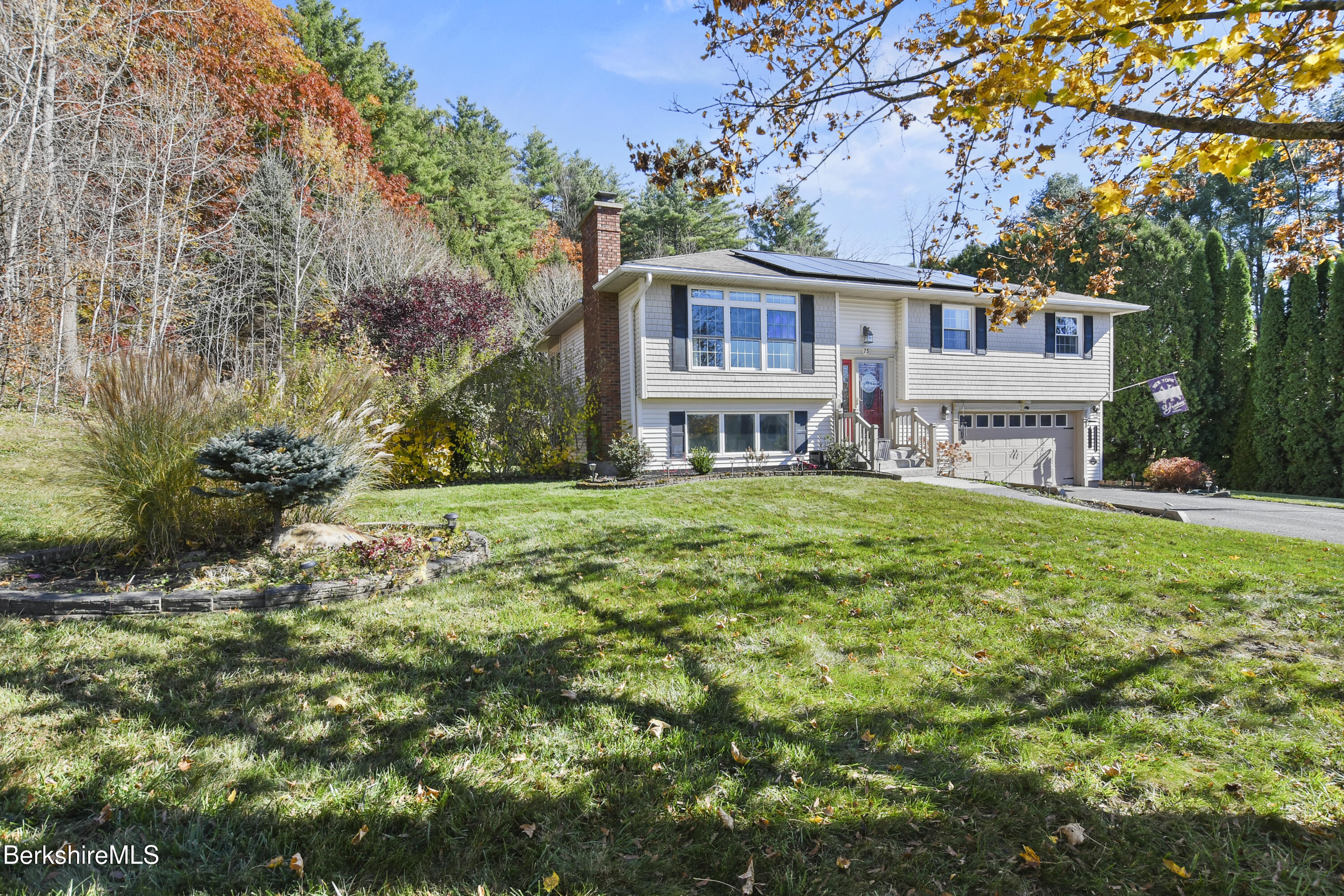 75 Howe Road Pittsfield, MA 01201 - Photo 3 of 41 Ext Front