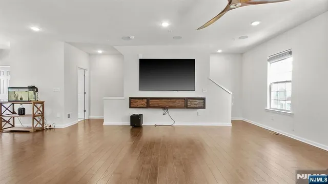 $4,900 | 54 Landmark Lane, Unit 54, Fair Lawn, NJ 07410