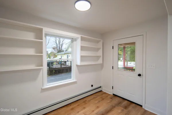 $1,995 | 644 Delaware Avenue, Bethlehem, NY 12054