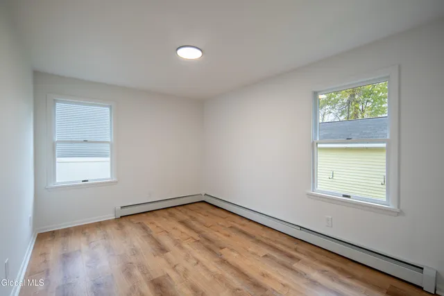 $1,995 | 644 Delaware Avenue, Bethlehem, NY 12054