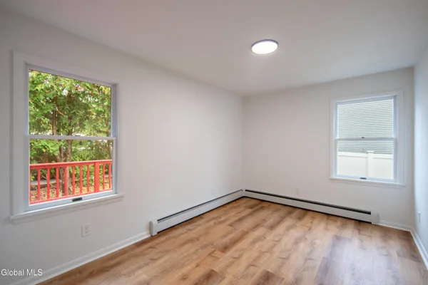 $1,995 | 644 Delaware Avenue, Bethlehem, NY 12054