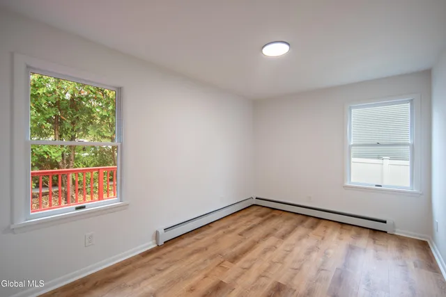 $1,995 | 644 Delaware Avenue, Bethlehem, NY 12054