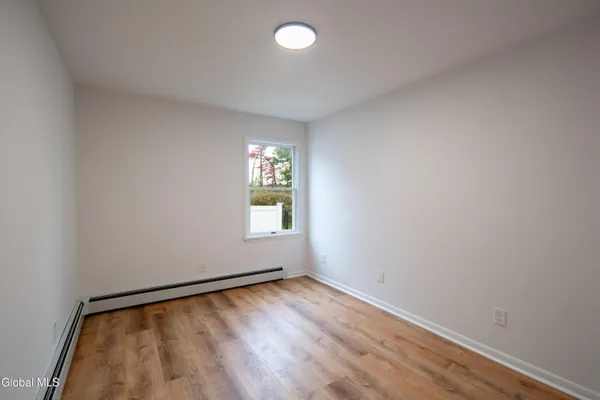 $1,995 | 644 Delaware Avenue, Bethlehem, NY 12054