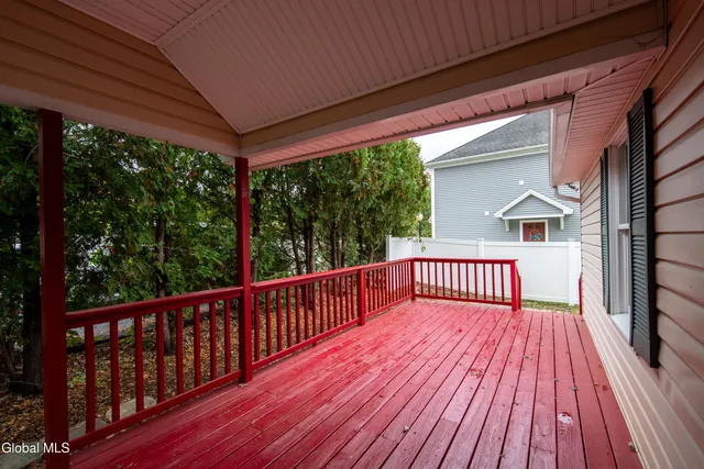 $1,995 | 644 Delaware Avenue, Bethlehem, NY 12054