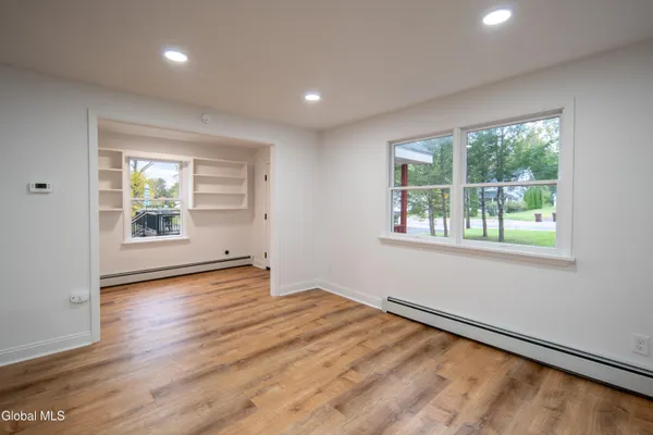 $1,995 | 644 Delaware Avenue, Bethlehem, NY 12054