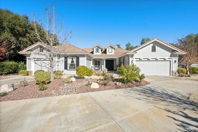 $1,080,000 | 1089 Inverlochy Drive, Fallbrook, CA 92028