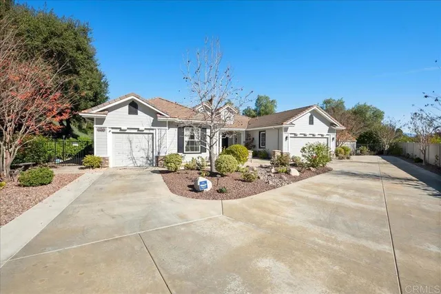 $1,080,000 | 1089 Inverlochy Drive, Fallbrook, CA 92028