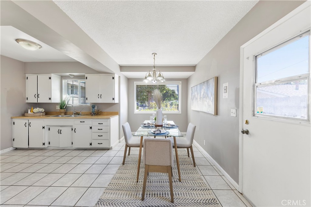 609 Elbrook Drive Fallbrook, CA 92028 - Photo 6 of 30 a dining room with furniture and window
