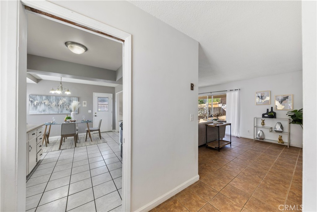 609 Elbrook Drive Fallbrook, CA 92028 - Photo 8 of 30 a living room with furniture