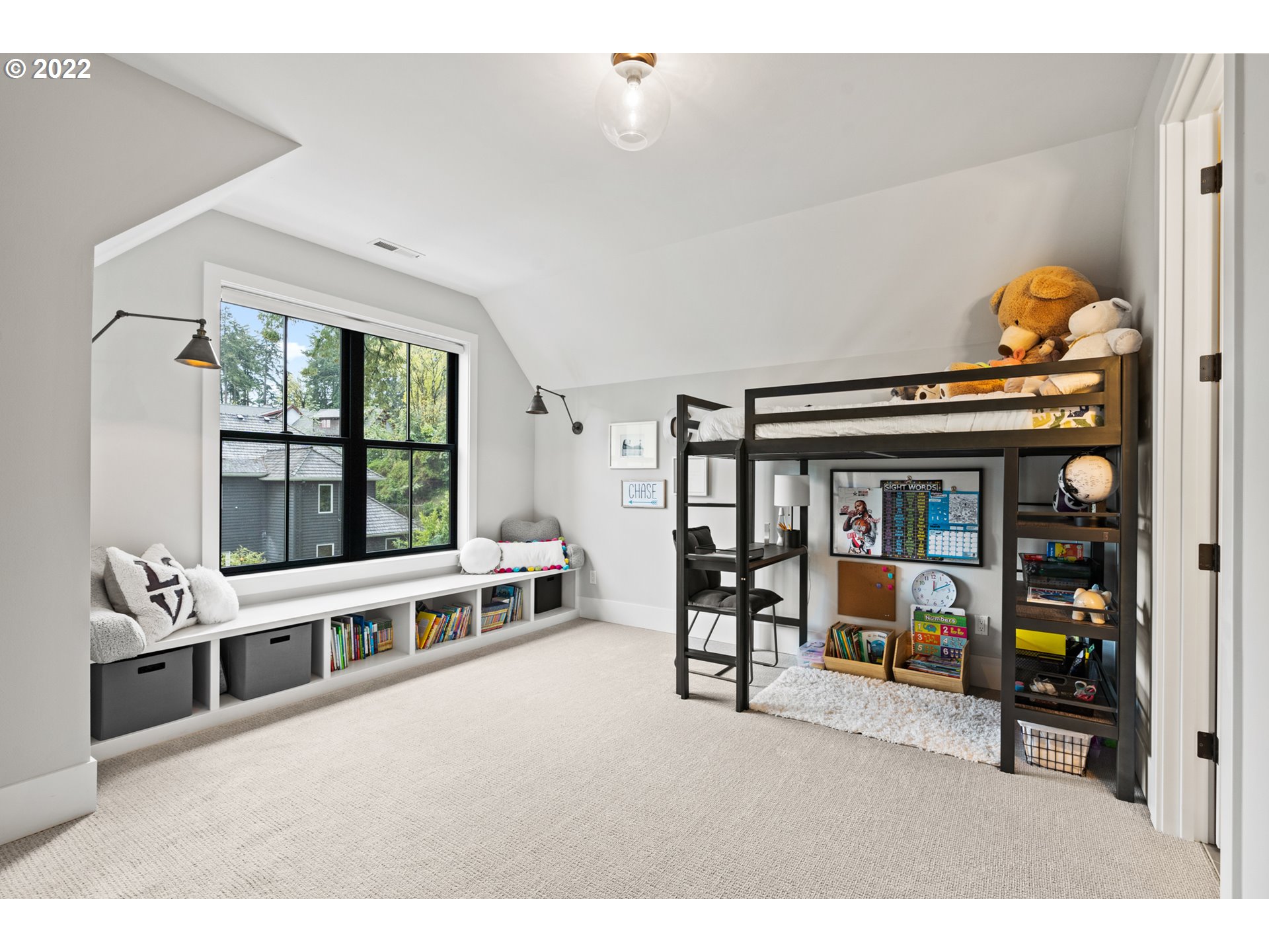 2085 South Military Road Portland, OR 97219 - Photo 18 of 32 Gallery Image 18