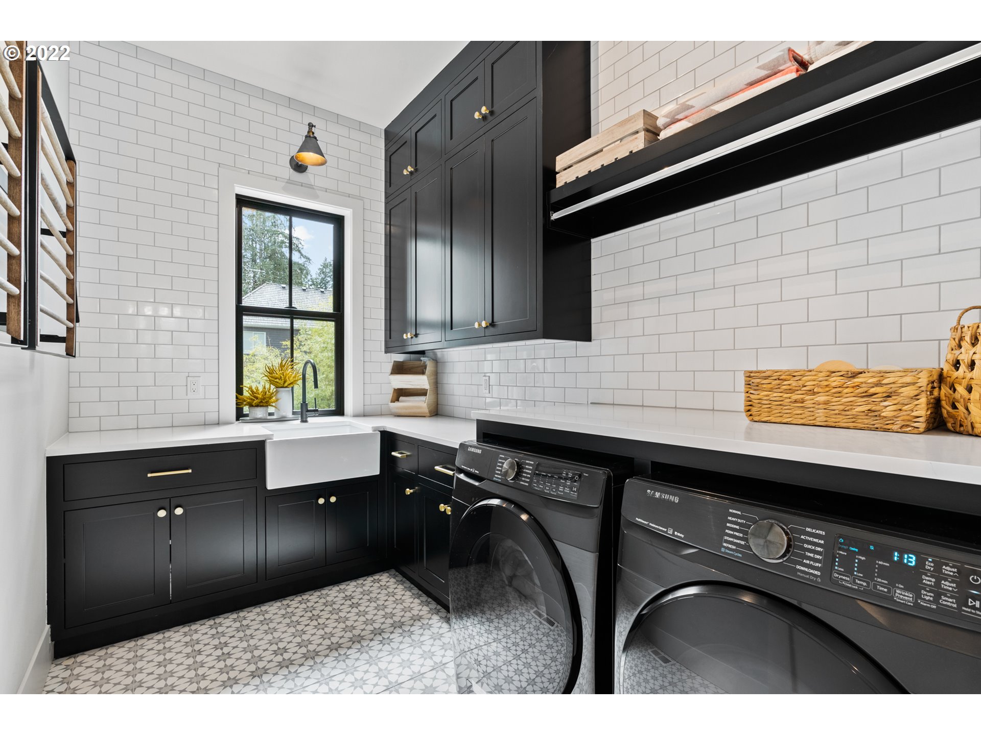 2085 South Military Road Portland, OR 97219 - Photo 19 of 32 Gallery Image 19