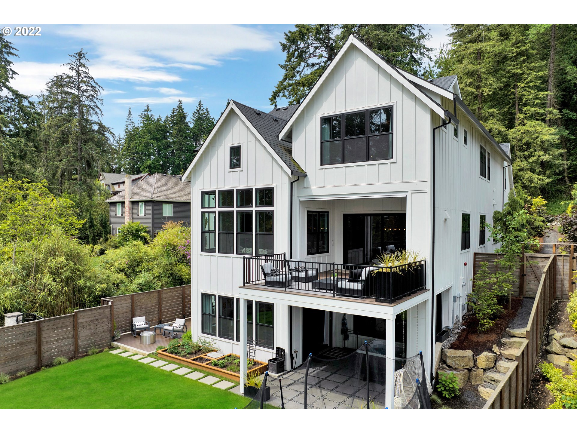 2085 South Military Road Portland, OR 97219 - Photo 30 of 32 Gallery Image 30