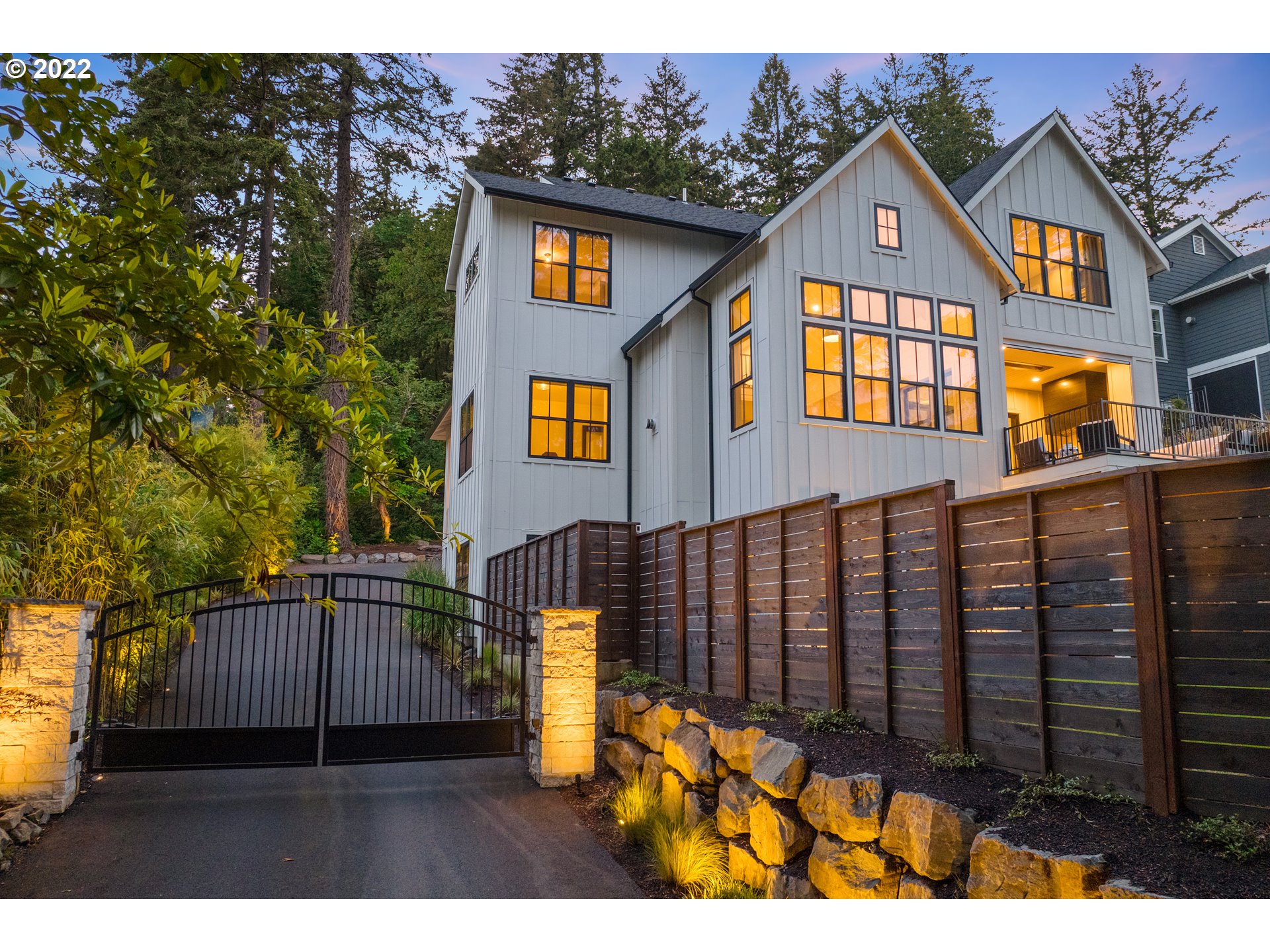 2085 South Military Road Portland, OR 97219 - Photo 32 of 32 Gallery Image 32