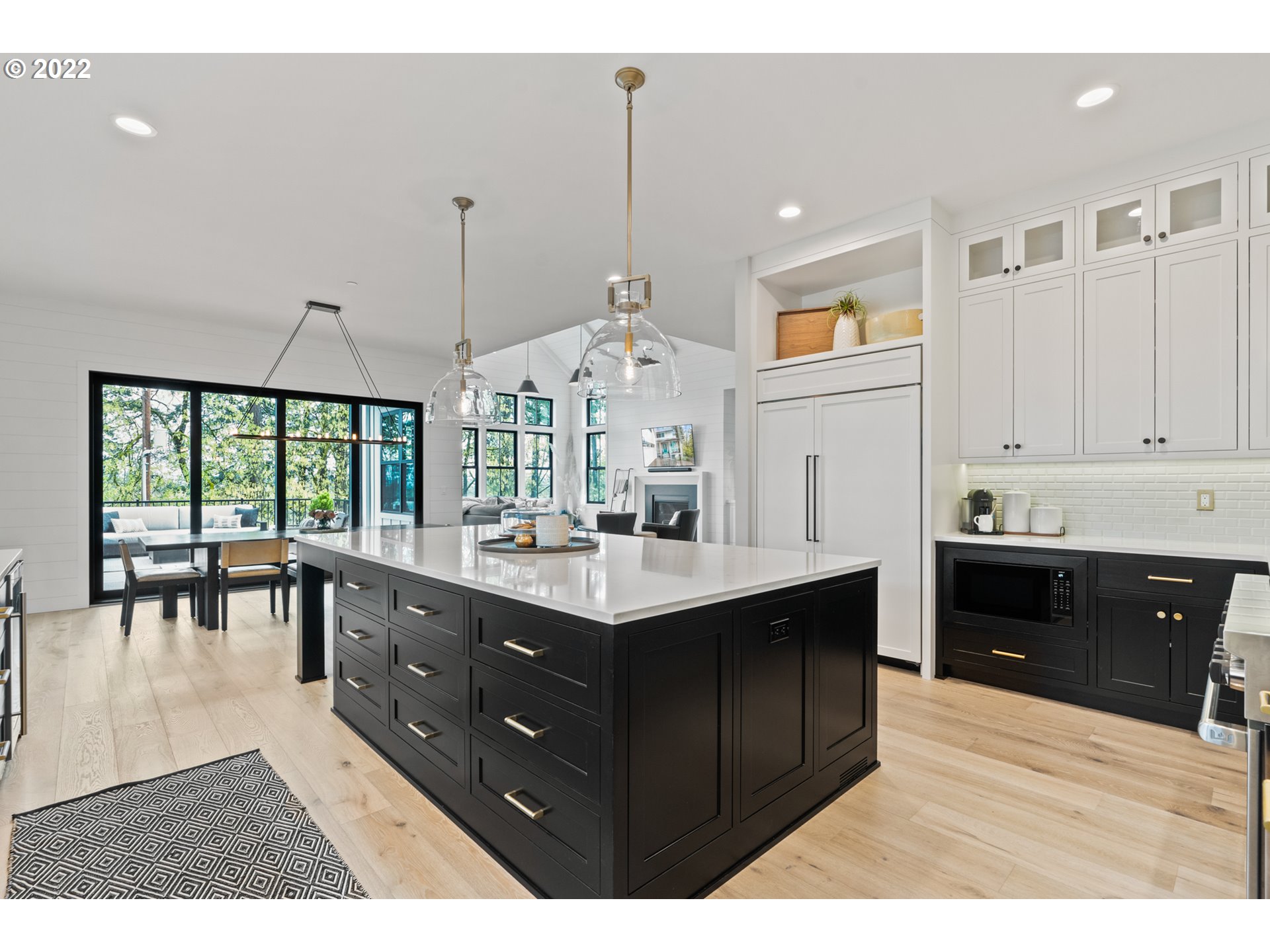 2085 South Military Road Portland, OR 97219 - Photo 9 of 32 Gallery Image 9