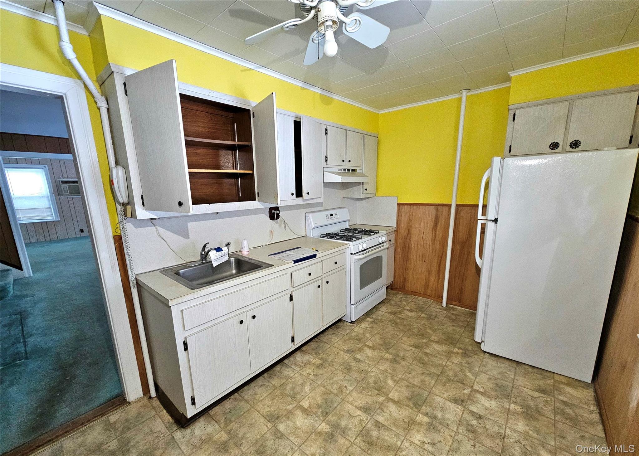 67 Elton Road Garden City, NY 11530 - Photo 5 of 11 Kitchen