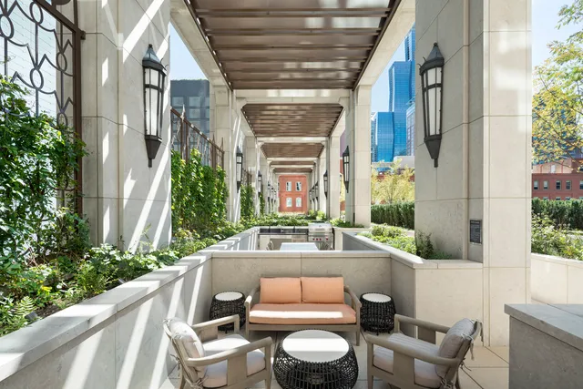 $6,900,000 | 451 East Grand Avenue, Unit 6111, Chicago, IL 60611