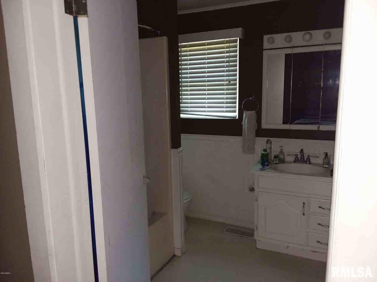 748 Chamness Road Elkville, IL 62932 - Photo 14 of 15 Gallery Image 14