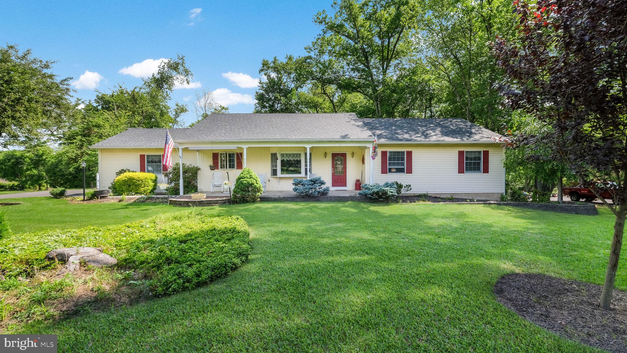 932 Davis Grove Road Horsham, PA 19044 - Photo 4 of 46 Gallery Image 4