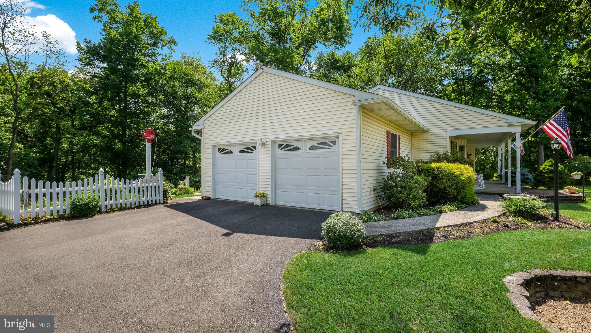 932 Davis Grove Road Horsham, PA 19044 - Photo 6 of 46 Gallery Image 6