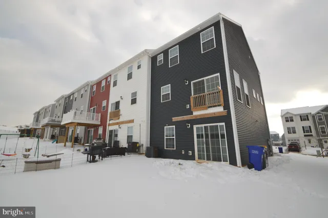 $299,900 | 320 Avon Drive, Red Lion, PA 17356