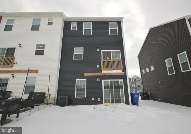 $299,900 | 320 Avon Drive, Red Lion, PA 17356