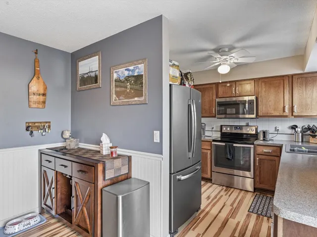 $199,900 | 2415 North Hazelwood Avenue, Davenport, IA 52804