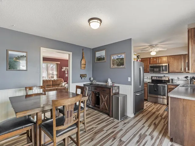 $199,900 | 2415 North Hazelwood Avenue, Davenport, IA 52804