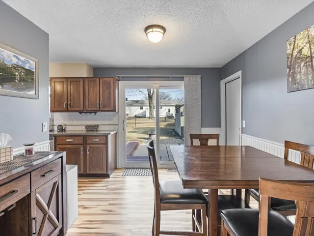 $199,900 | 2415 North Hazelwood Avenue, Davenport, IA 52804