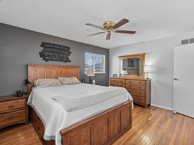 $199,900 | 2415 North Hazelwood Avenue, Davenport, IA 52804