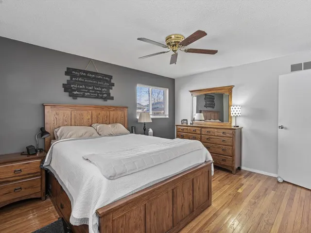 $199,900 | 2415 North Hazelwood Avenue, Davenport, IA 52804