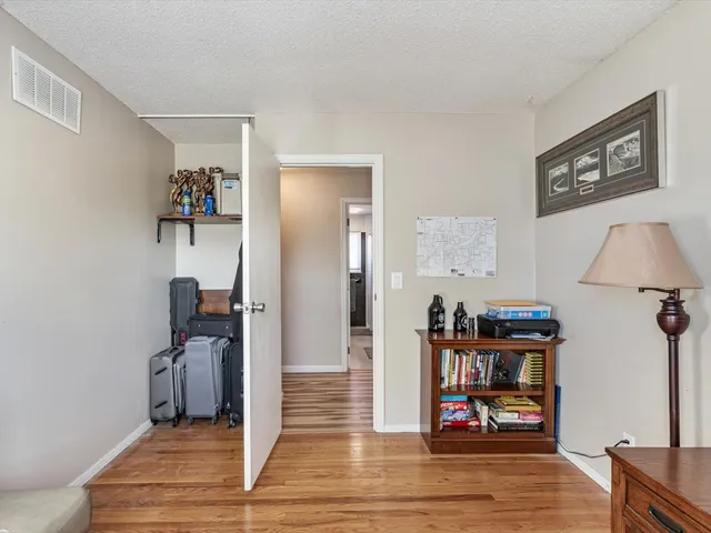 $199,900 | 2415 North Hazelwood Avenue, Davenport, IA 52804