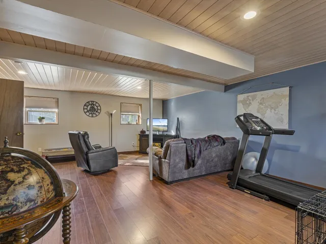 $199,900 | 2415 North Hazelwood Avenue, Davenport, IA 52804