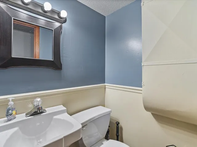 $199,900 | 2415 North Hazelwood Avenue, Davenport, IA 52804