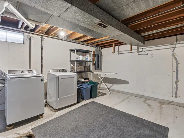 $199,900 | 2415 North Hazelwood Avenue, Davenport, IA 52804