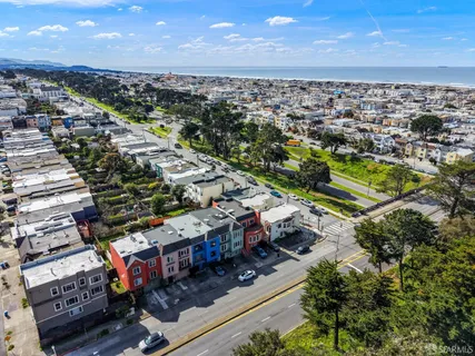 $1,595,000 | 3427 Lincoln Way, San Francisco, CA 94122