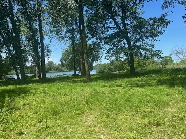 $140,000 | 13804 South Croissant Drive, Burnham, IL 60633