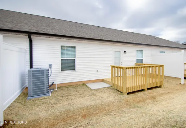 a view of a garage