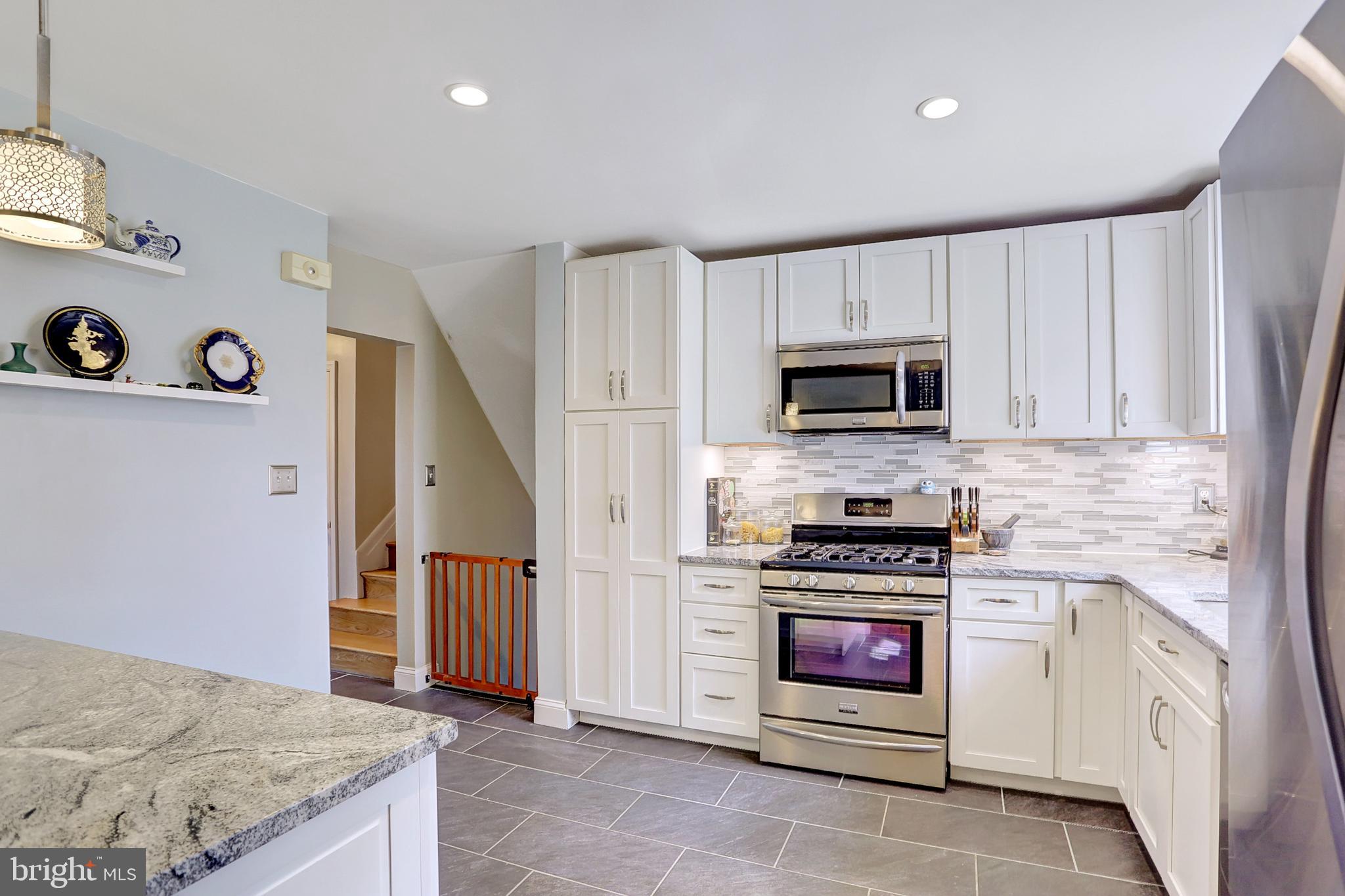 1127 Green Acre Road Towson, MD 21286 - Photo 4 of 35