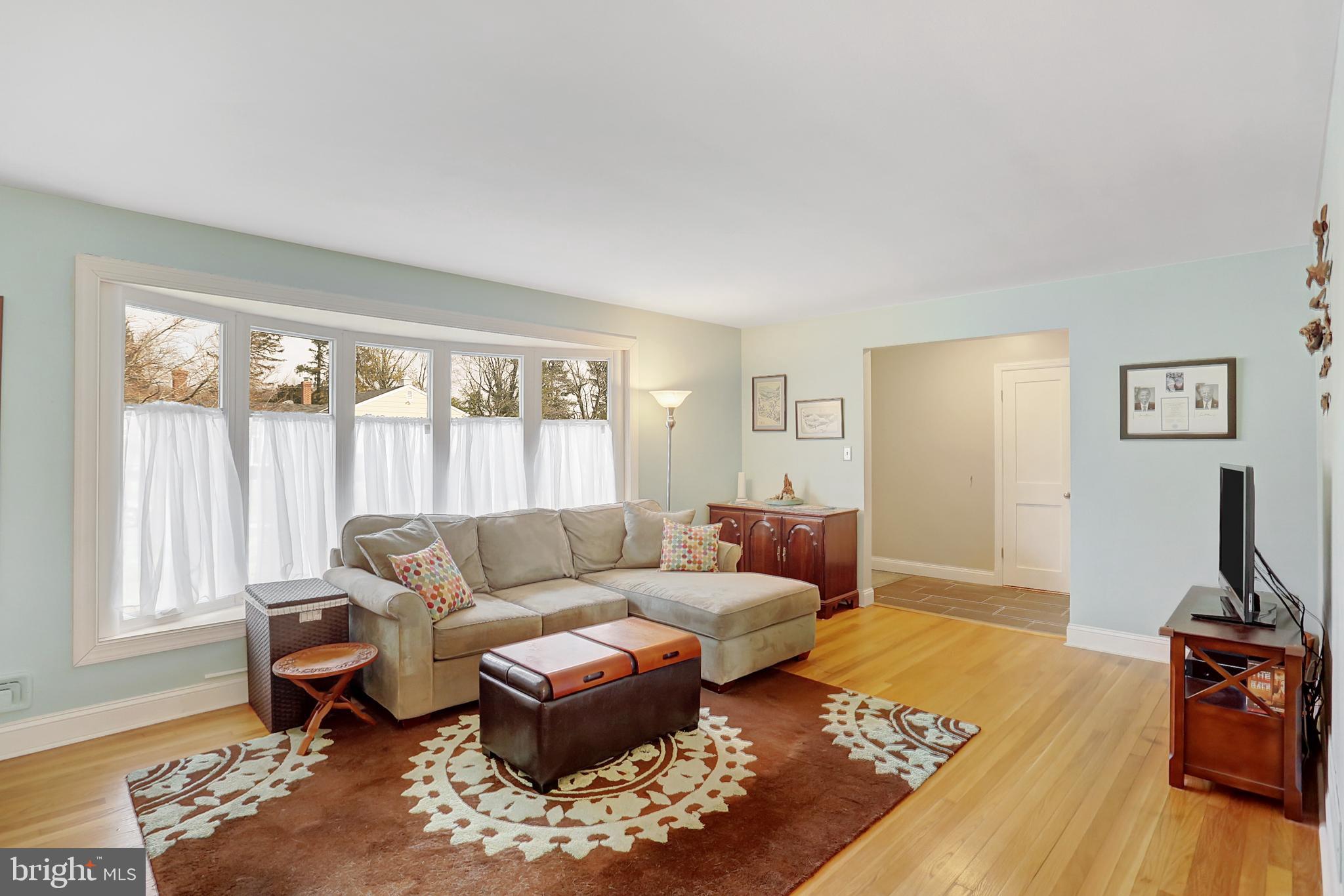1127 Green Acre Road Towson, MD 21286 - Photo 9 of 35
