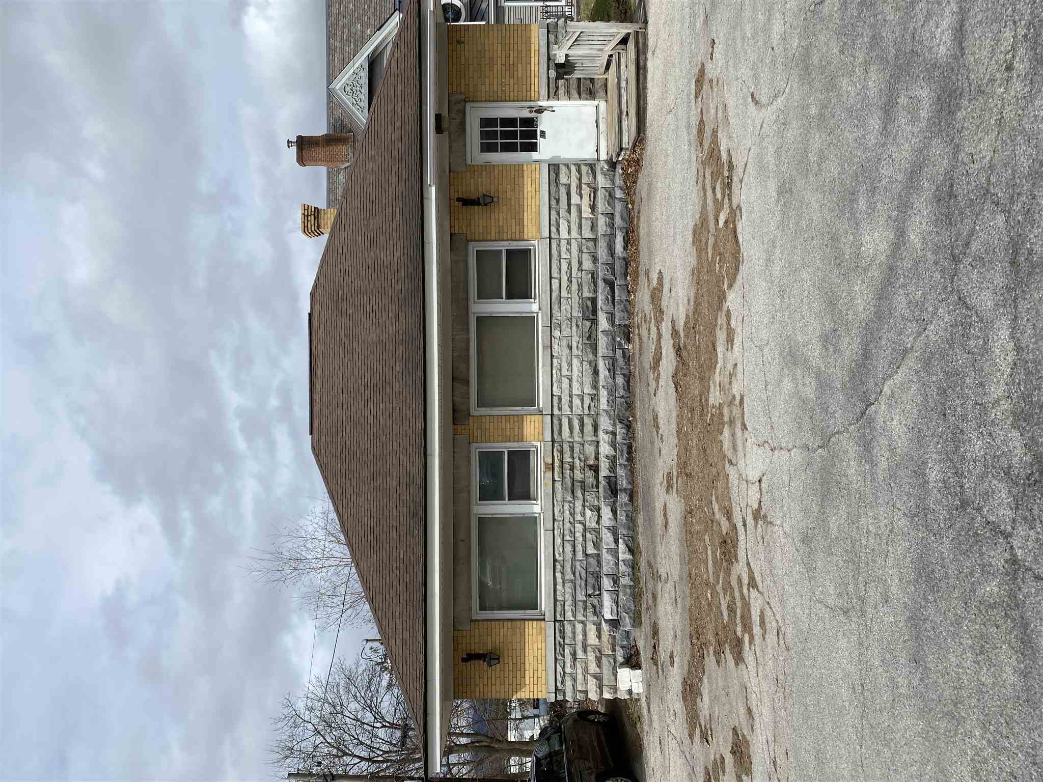 38 Washington Street Rutland, VT 05701 - Photo 6 of 16 Gallery Image 6
