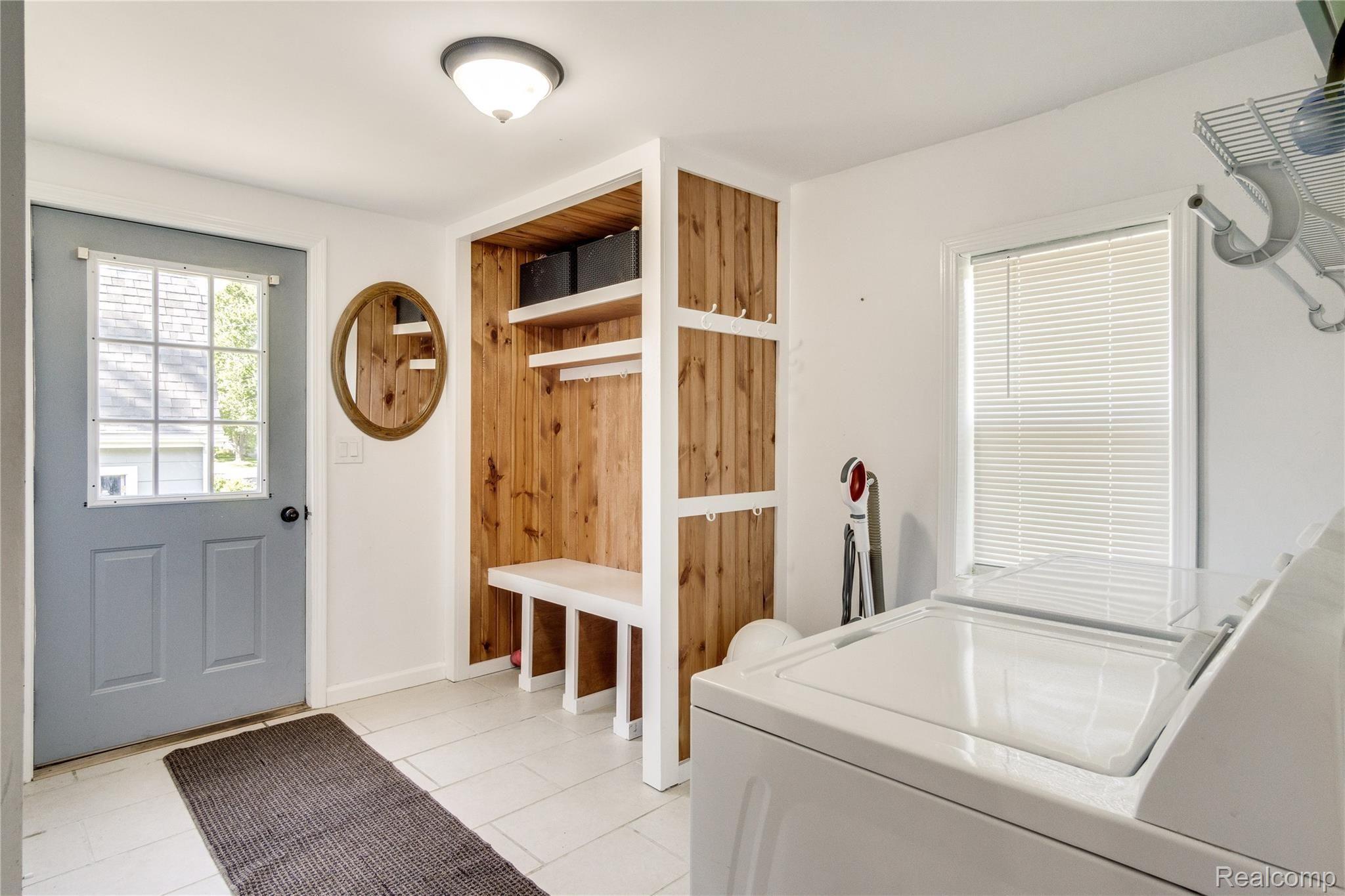 417 3rd Street Fenton, MI 48430 - Photo 17 of 37 Interiors (15 of 29).jpg