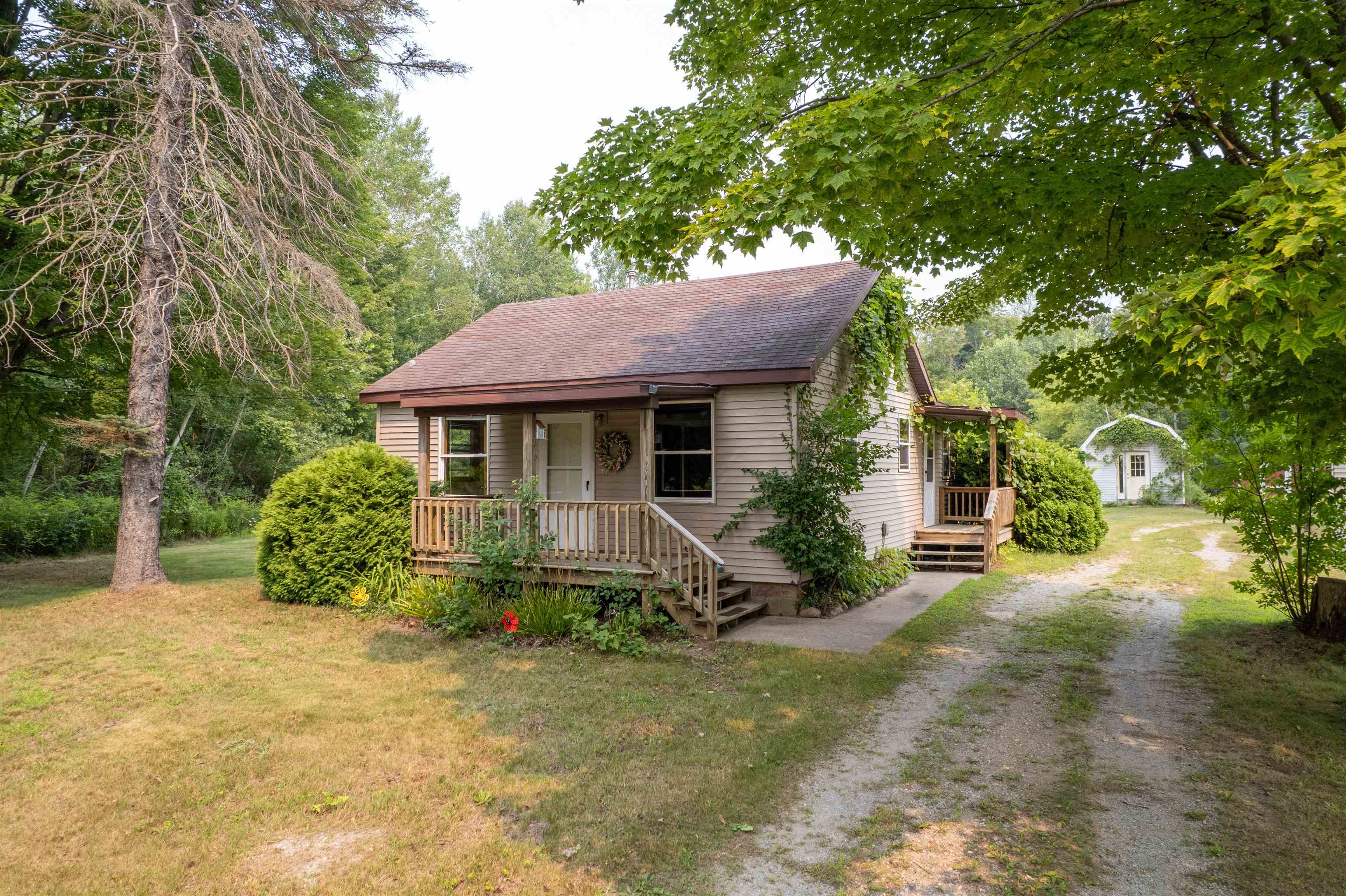 4370 North Eastman Road Midland, MI 48642 - Photo 2 of 51