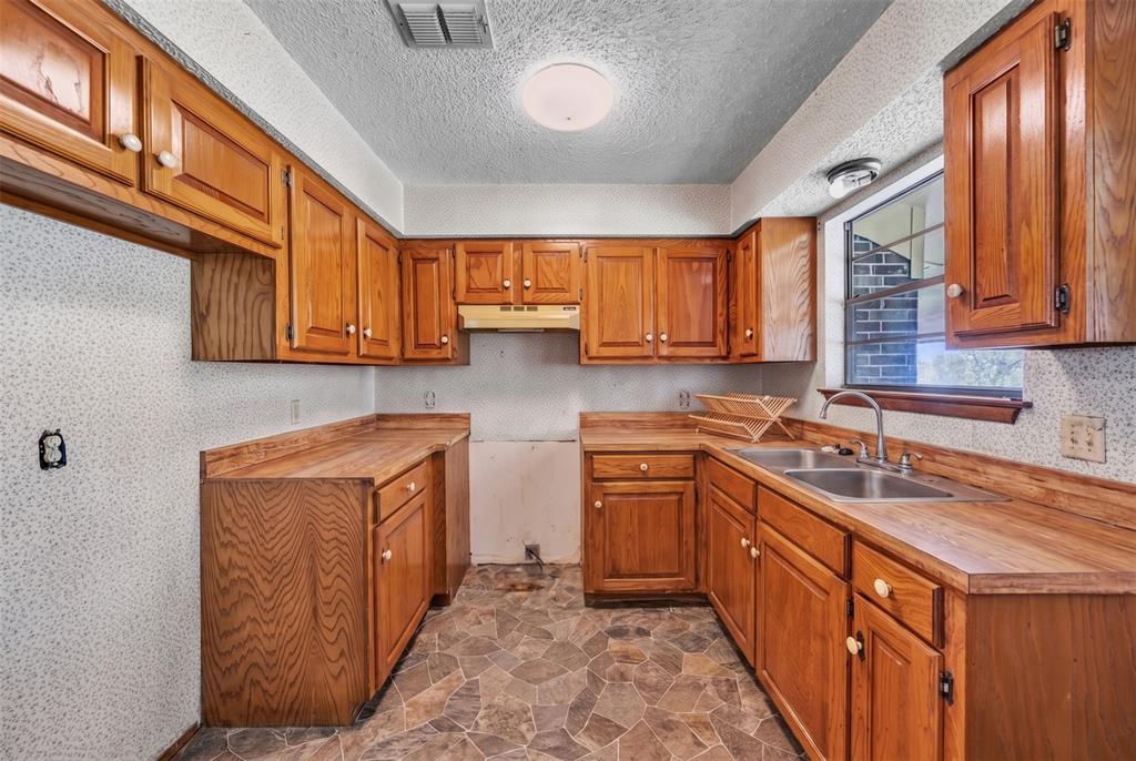 116 George Court Springtown, TX 76082 - Photo 5 of 15