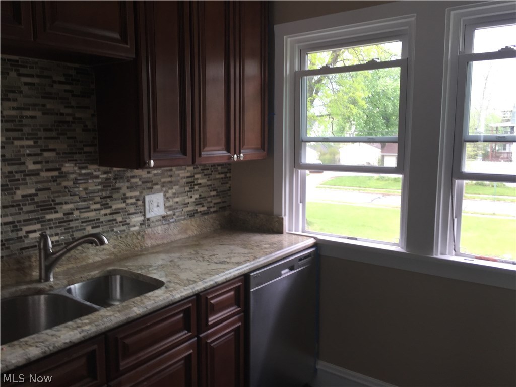 3632 Chelton Road Cleveland, OH 44120 - Photo 16 of 24