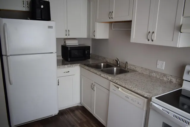 $165,900 | 1208 Pinegrove Drive, Unit G, Myrtle Beach, SC 29577