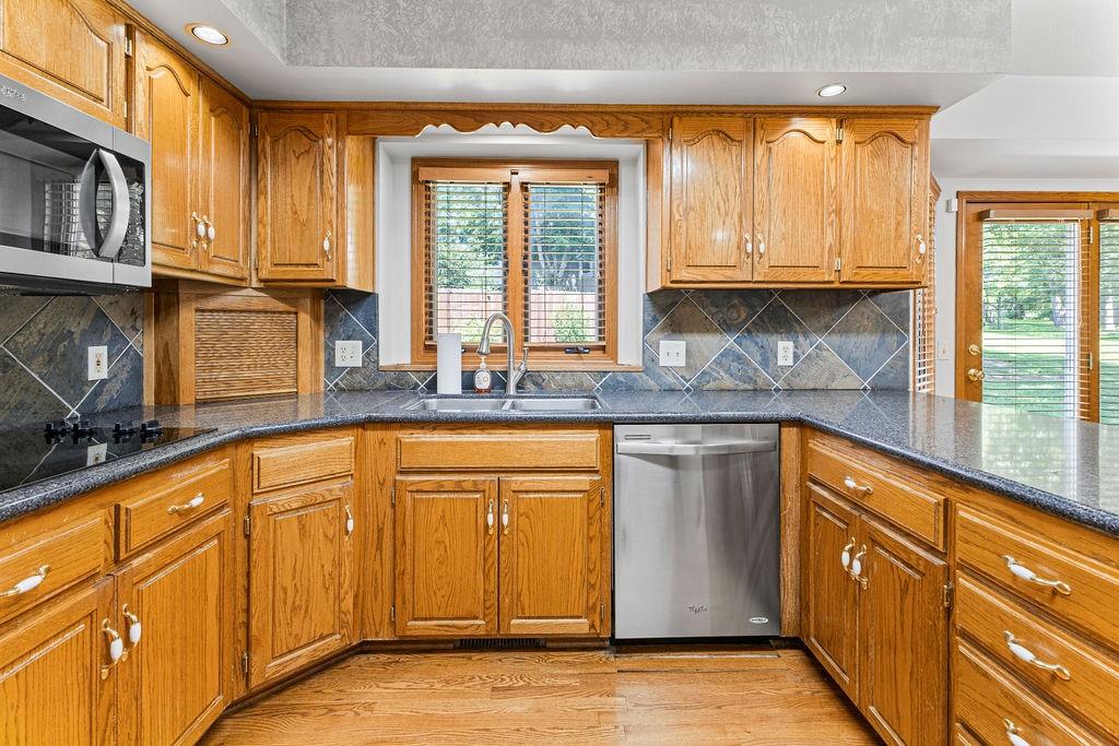 403 North Leonard Road St. Joseph, MO 64506 - Photo 15 of 63