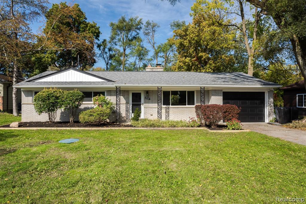 1932 Devonshire Road Bloomfield Hills, MI 48302 - Photo 3 of 35