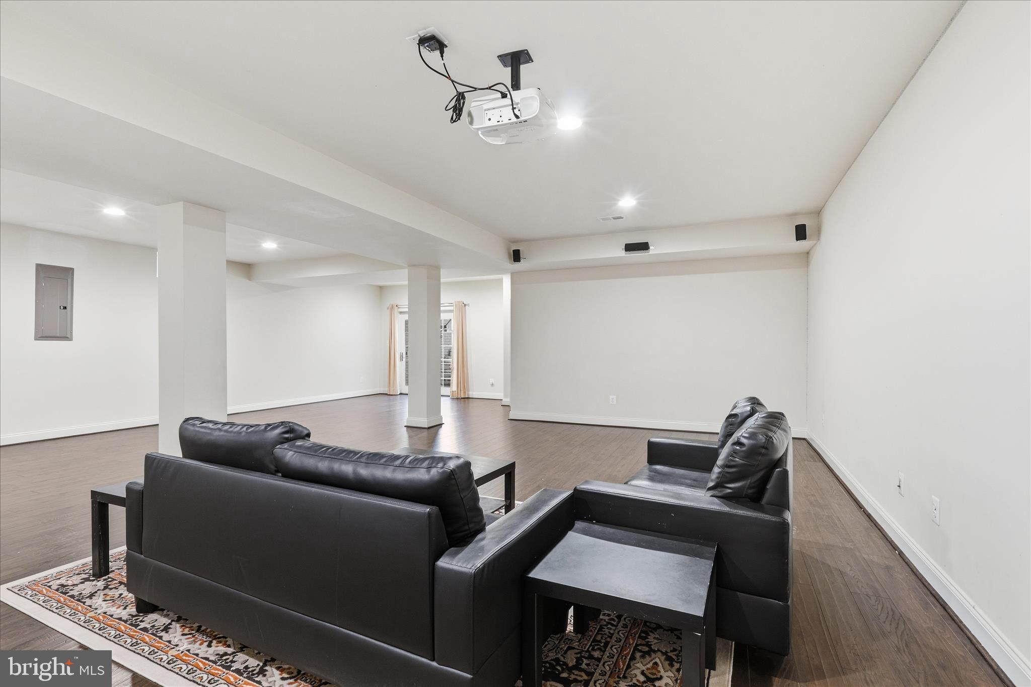 22908 North Brown Square Ashburn, VA 20148 - Photo 42 of 57 a living room with furniture