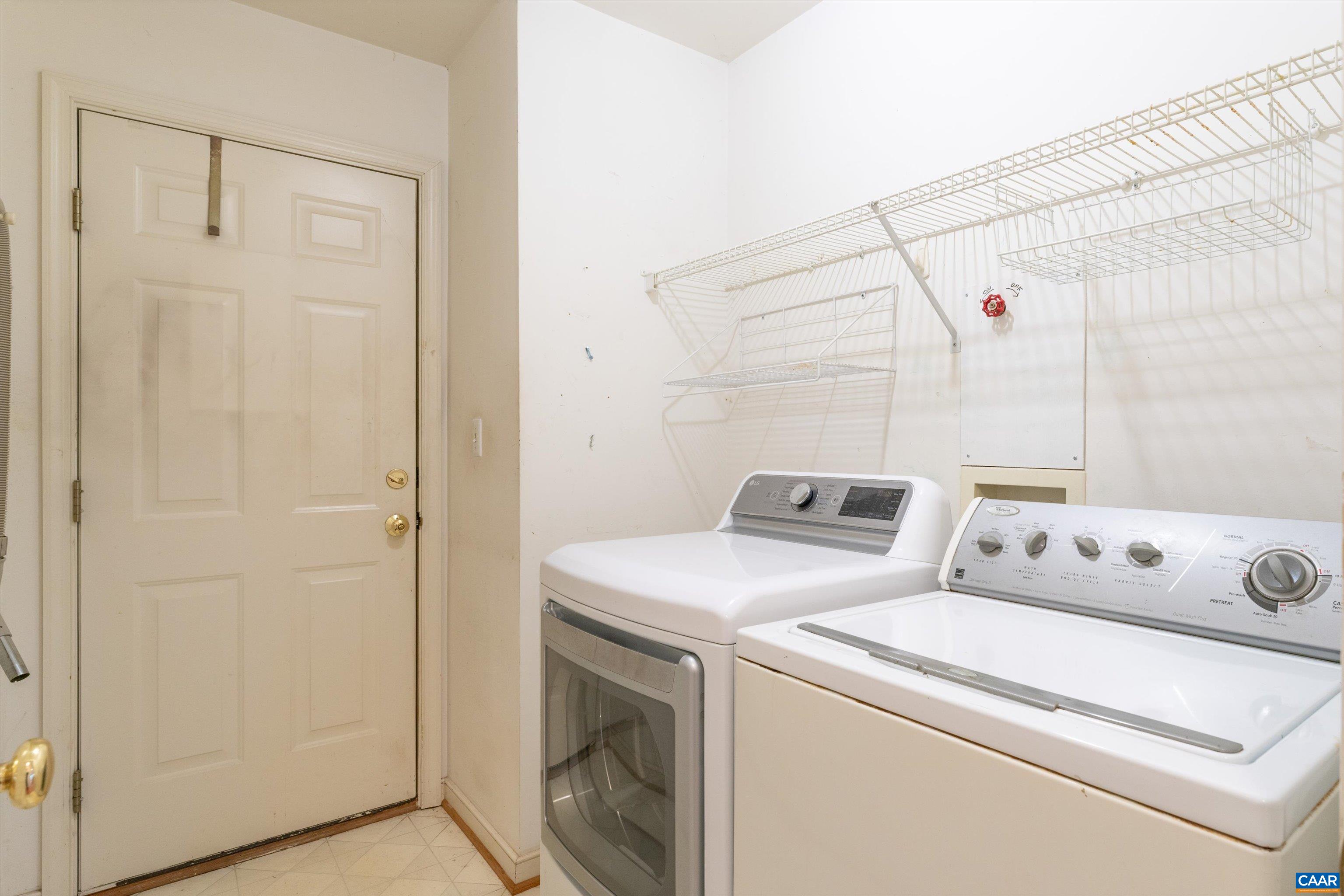 929 Devon Spring Court Charlottesville, VA 22903 - Photo 16 of 25 Gallery Image 16