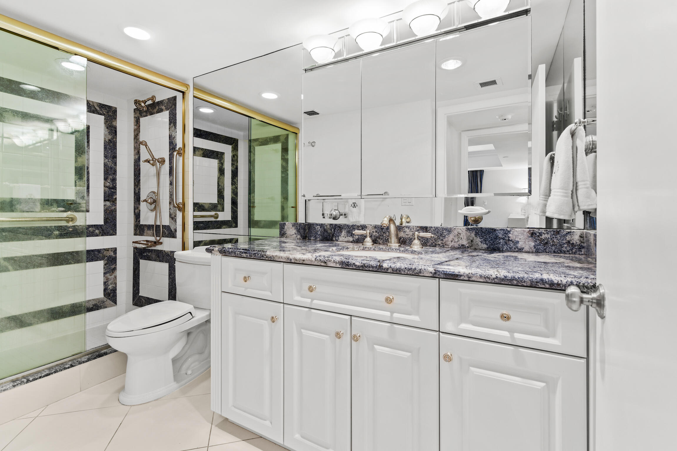 120 Southeast 5th Avenue, Unit 426 Boca Raton, FL 33432 - Photo 17 of 37 Guest Bathroom